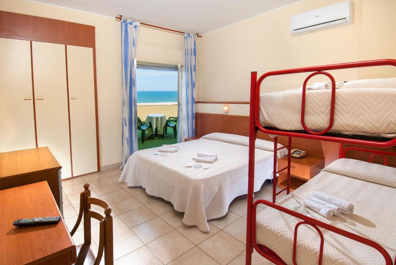Hotel Smeraldo Giulianova Exterior foto