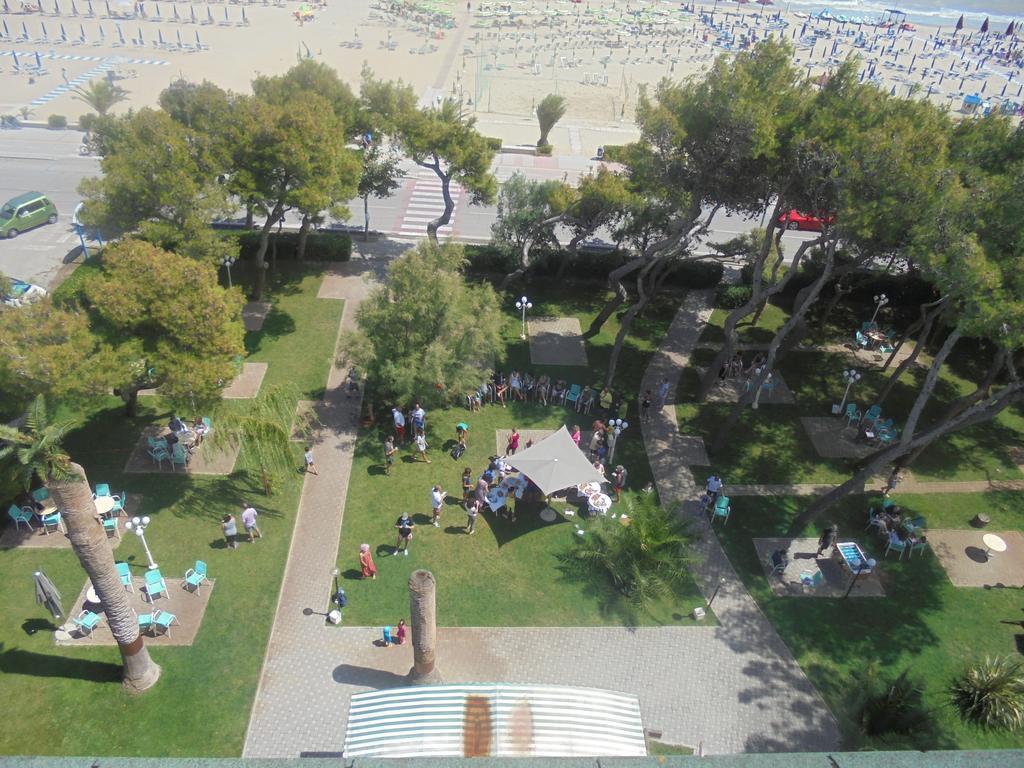 Hotel Smeraldo Giulianova Exterior foto