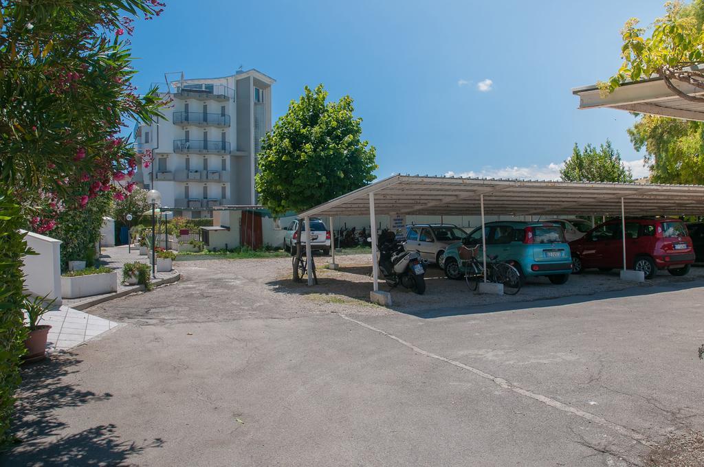 Hotel Smeraldo Giulianova Exterior foto