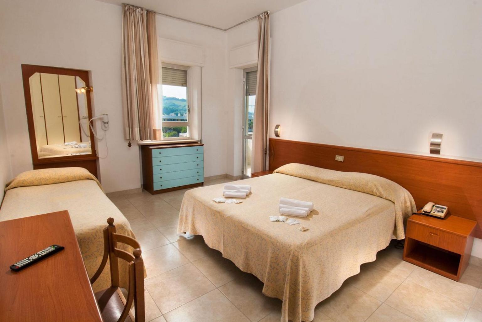 Hotel Smeraldo Giulianova Exterior foto