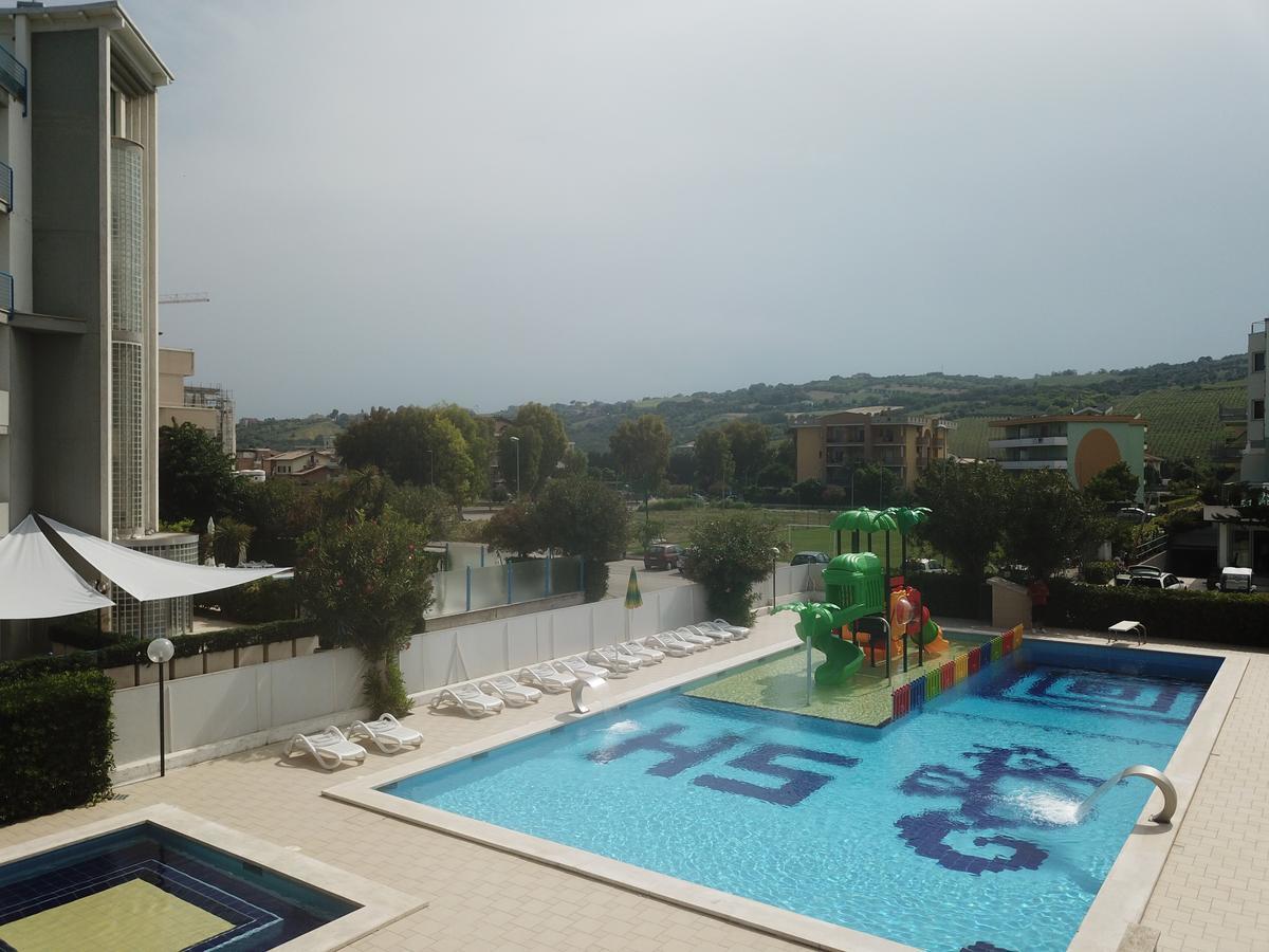 Hotel Smeraldo Giulianova Exterior foto